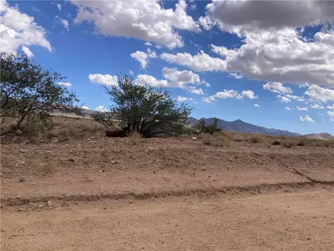 67 Peacock Rnch, Kingman, AZ 86401 photo 2