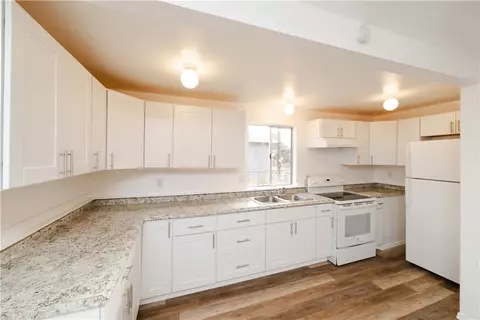 Kitchen - 3710 E Shaeffer Ave, Kingman, AZ 86409 photo 1 of 2