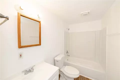 Bath - 3710 E Shaeffer Ave, Kingman, AZ 86409 photo 3 of 3