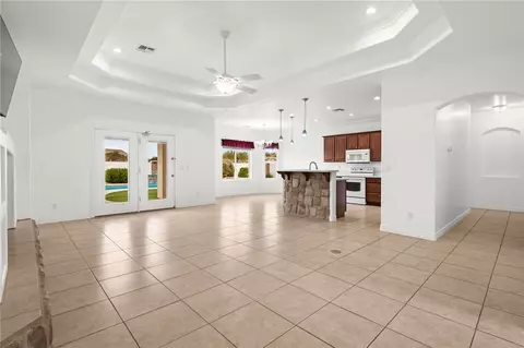 Living - 3263 Summit Dr, Kingman, AZ 86401 photo 1 of 3