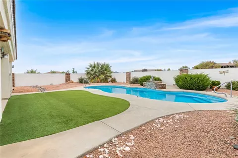 Exterior - 3263 Summit Dr, Kingman, AZ 86401 photo 5 of 6