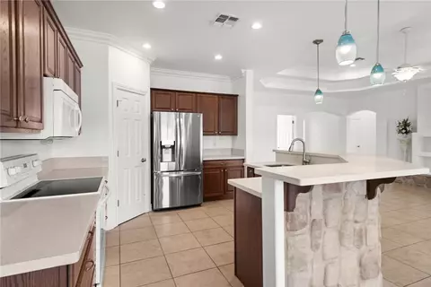 Kitchen - 3263 Summit Dr, Kingman, AZ 86401 photo 2 of 3