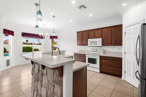 Kitchen - 3263 Summit Dr, Kingman, AZ 86401 photo 1 of 3
