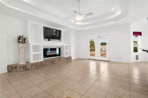 Living - 3263 Summit Dr, Kingman, AZ 86401 photo 2 of 3