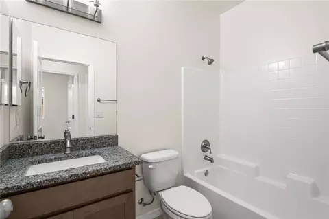Bath - 2275 E Ames Ave, Kingman, AZ 86409 photo 1 of 2
