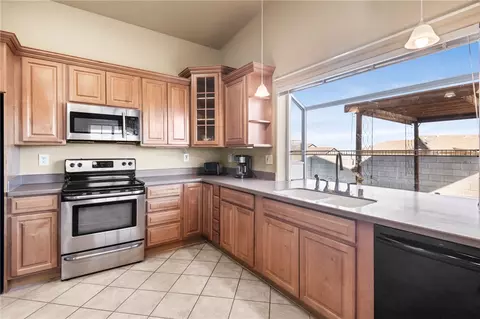 Kitchen - 7657 E Chaparral Dr, Kingman, AZ 86401 photo 3 of 3