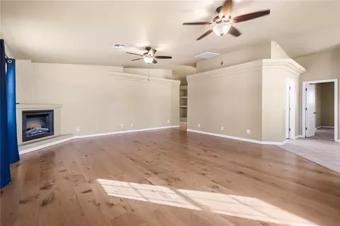 Living - 7657 E Chaparral Dr, Kingman, AZ 86401 photo 3 of 3