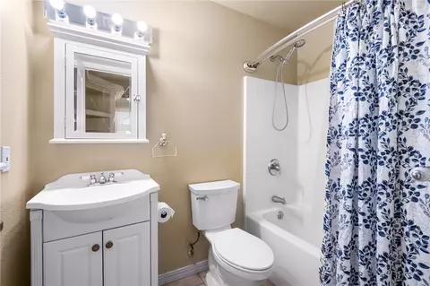 Bath - 7657 E Chaparral Dr, Kingman, AZ 86401 photo 2 of 2