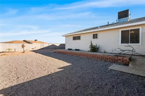 Exterior - 7657 E Chaparral Dr, Kingman, AZ 86401 photo 7 of 8