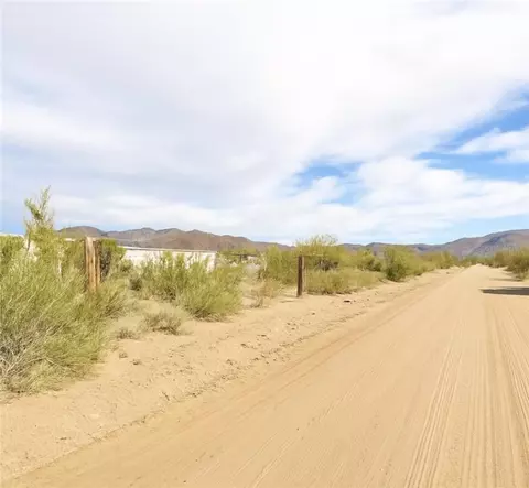 4391 W Miramar Dr, Golden Valley, AZ 86413