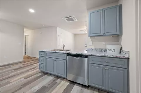 Kitchen - 2800 E Lass Ave, Kingman, AZ 86409 photo 2 of 4