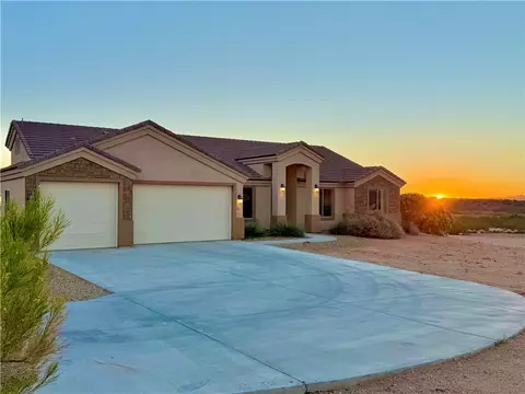 3211 Summit Dr, Kingman, AZ 86401