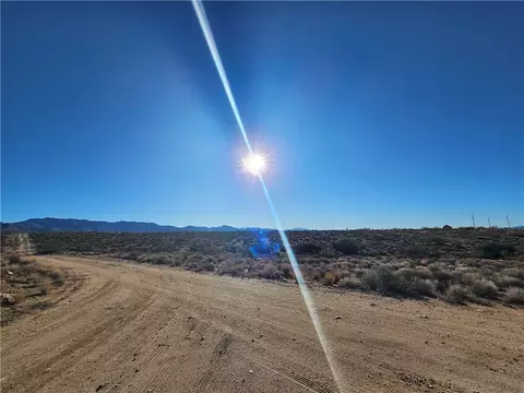 308-21 W 093 W Sleigh St, Golden Valley, AZ 86413