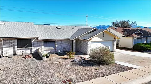 4040 Canyon Hills Dr, Kingman, AZ 86409