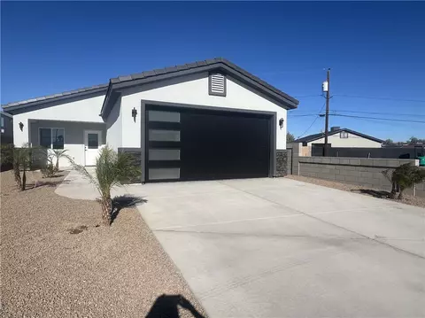 949 Harbor Dr, Bullhead City, AZ 86442