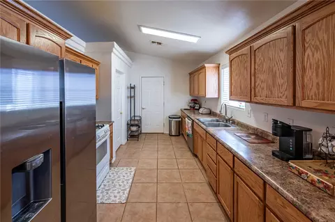 Kitchen - 3147 E Thompson Ave, Kingman, AZ 86409 photo 1 of 1