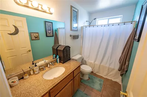 Bath - 3147 E Thompson Ave, Kingman, AZ 86409 photo 2 of 2