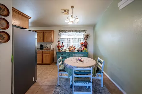 Dining - 3147 E Thompson Ave, Kingman, AZ 86409 photo 1 of 1