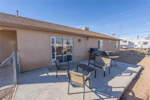 Exterior - 3147 E Thompson Ave, Kingman, AZ 86409 photo 3 of 6