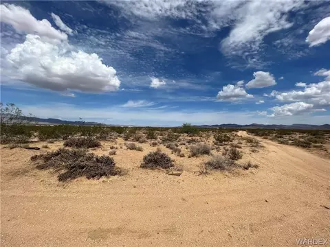 14129 N Canyon Dr, Dolan Springs, AZ 86441