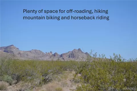 4532 S Pima Rd, Golden Valley, AZ 86413
