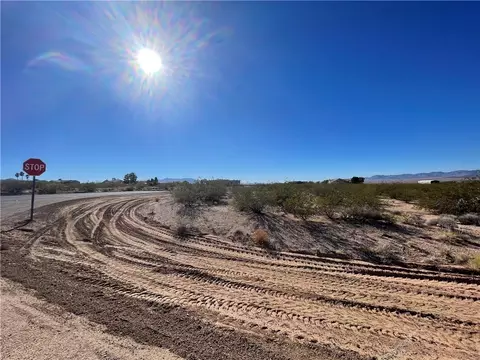 8775 N Ironwood Dr, Kingman, AZ 86401