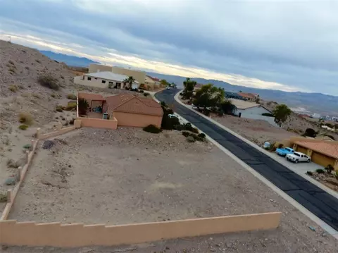 2920 Desert Vista Dr, Bullhead City, AZ 86429