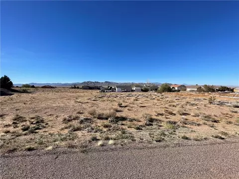 9493 N Broken Saddle Dr, Kingman, AZ 86401