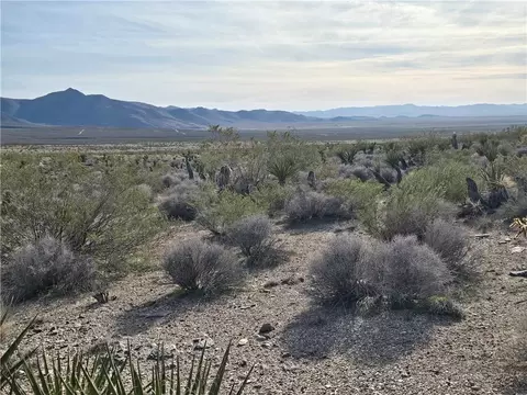17447 N Magnolia Dr #18, Dolan Springs, AZ 86441