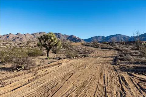244-07 E 113 E Sandy Dr, Yucca, AZ 86438