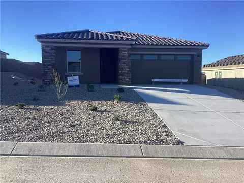 2796 Steamship Dr, Bullhead City, AZ 86429