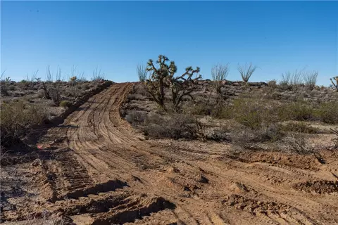 244-07 E 115 E High St, Yucca, AZ 86438 photo 2