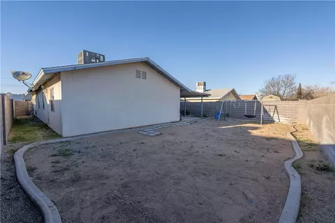 Exterior - 2520 Ashfork Ave, Kingman, AZ 86401 photo 4 of 9