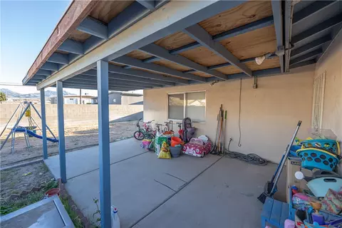 Exterior - 2520 Ashfork Ave, Kingman, AZ 86401 photo 8 of 9
