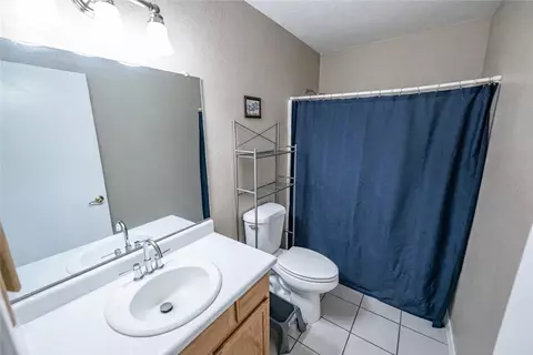 Bath - 2520 Ashfork Ave, Kingman, AZ 86401 photo 2 of 3