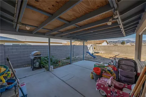 Exterior - 2520 Ashfork Ave, Kingman, AZ 86401 photo 7 of 9