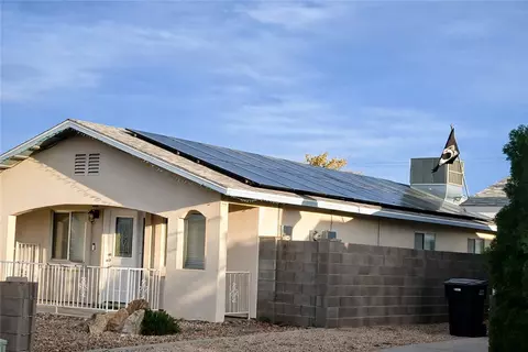 Exterior - 2520 Ashfork Ave, Kingman, AZ 86401 photo 2 of 9