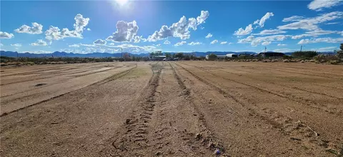 3792 Horse Mesa Rd, Golden Valley, AZ 86413