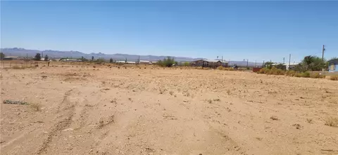 1 N 17 Ac N Bibo Rd, Golden Valley, AZ 86413