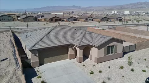 2782 Blueridge Ct, Bullhead City, AZ 86429