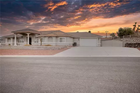 2893 Country Hills Rd, Bullhead City, AZ 86442
