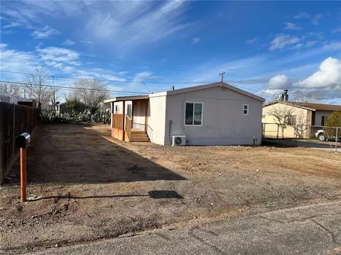 3678 E Canary Ln, Kingman, AZ 86409