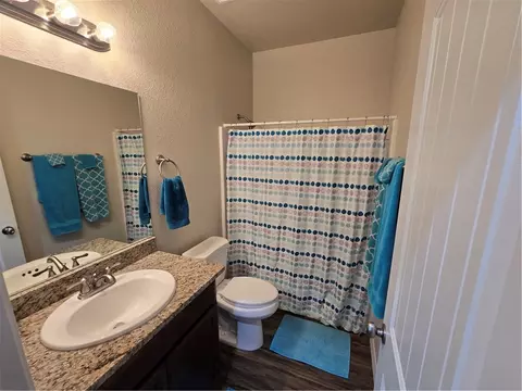 Bath - 2579 Estrella Vis, Kingman, AZ 86409 photo 1 of 4