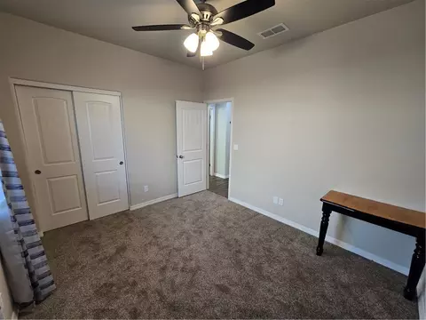Bedroom - 2579 Estrella Vis, Kingman, AZ 86409 photo 6 of 7