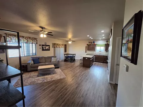 Living - 2579 Estrella Vis, Kingman, AZ 86409 photo 2 of 3