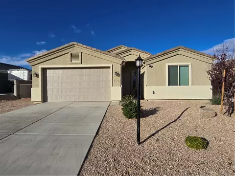 Exterior - 2579 Estrella Vis, Kingman, AZ 86409 photo 2 of 5