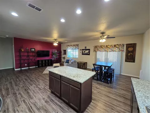 Kitchen - 2579 Estrella Vis, Kingman, AZ 86409 photo 1 of 3