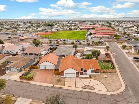 632 Lilac Ln, Bullhead City, AZ 86442