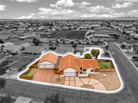 632 Lilac Ln, Bullhead City, AZ 86442