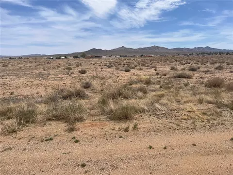 10212 N Concho Dr, Kingman, AZ 86401
